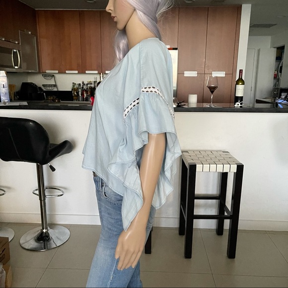 BCBGeneration Ruffle Sleeves Crop Top - Picture 8 of 14